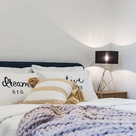 Saint Domain Aparthotel Мелбърн Екстериор снимка